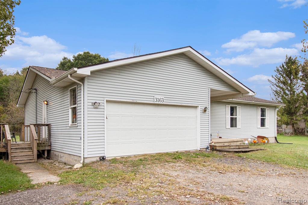 3163 BULL RUN Road, Howell, MI 48843 — Photo 3