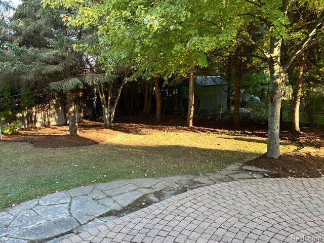 4038 WORTHINGTON Drive, Troy, MI 48085 — Photo 28