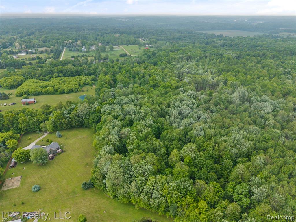 2588 E Jones Road, Howell, MI 48855 — Photo 30