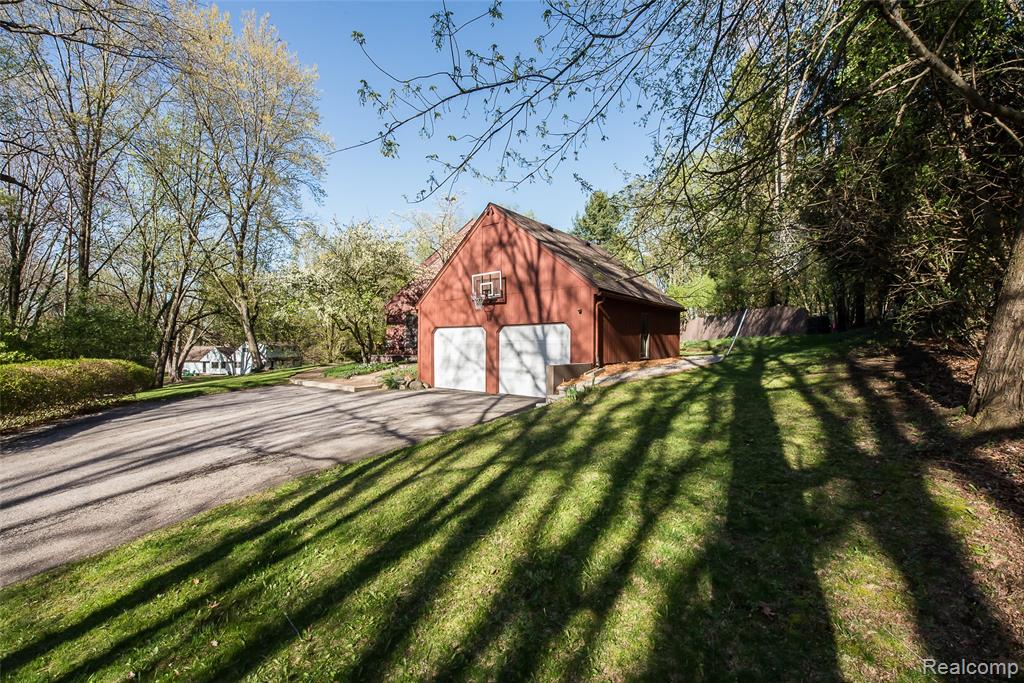 2694 WAYSIDE Drive, Ann Arbor, MI 48103 — Photo 71