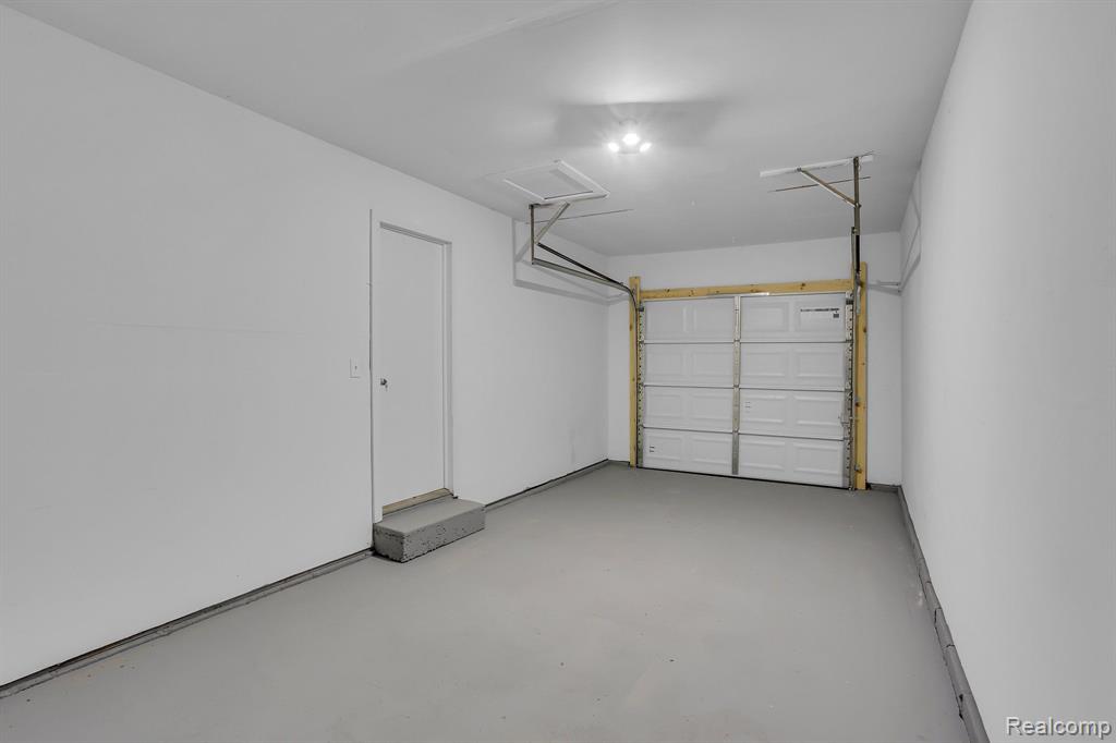 7828 KAISER Street, Canton, MI 48187 — Photo 28