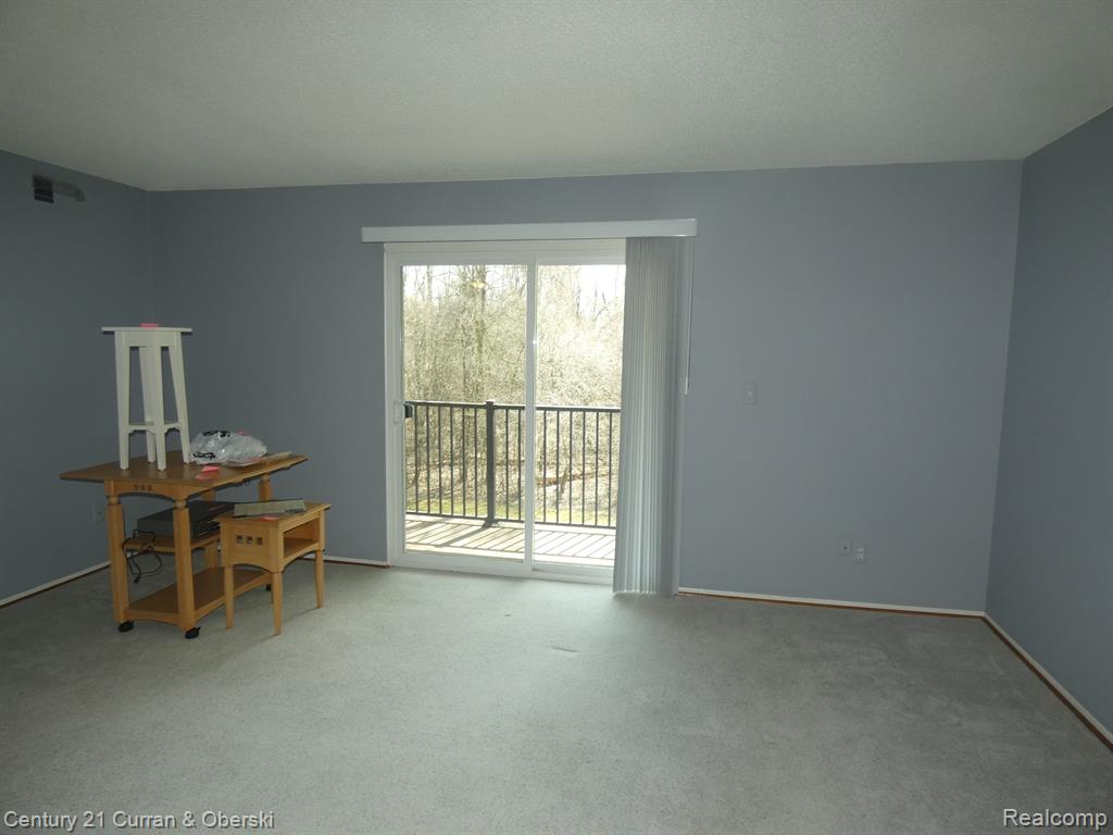 42563 PLYMOUTH HOLLOW Drive, Plymouth, MI 48170 — Photo 13