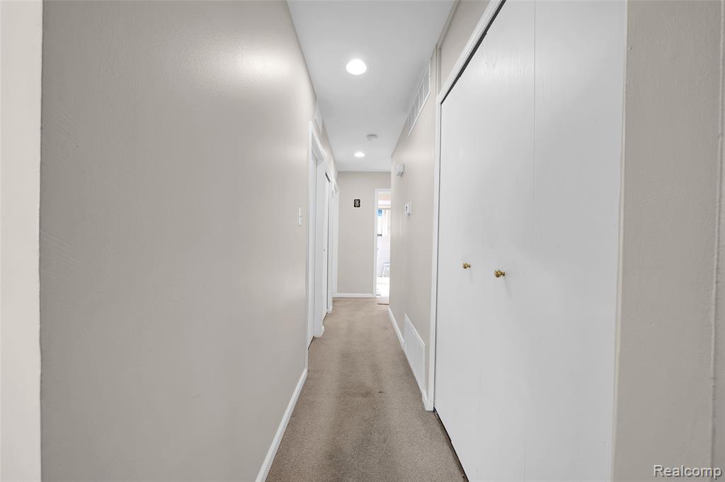 13341 Albany Street, Oak Park, MI 48237 — Photo 12