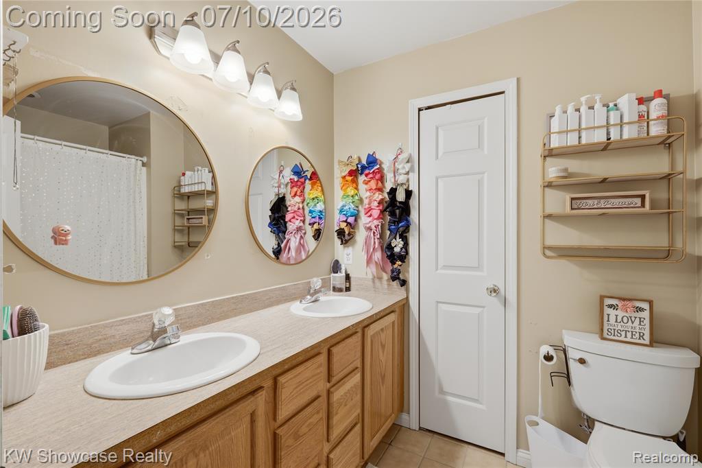 525 Aarons Way, Ortonville, MI 48462 — Photo 38