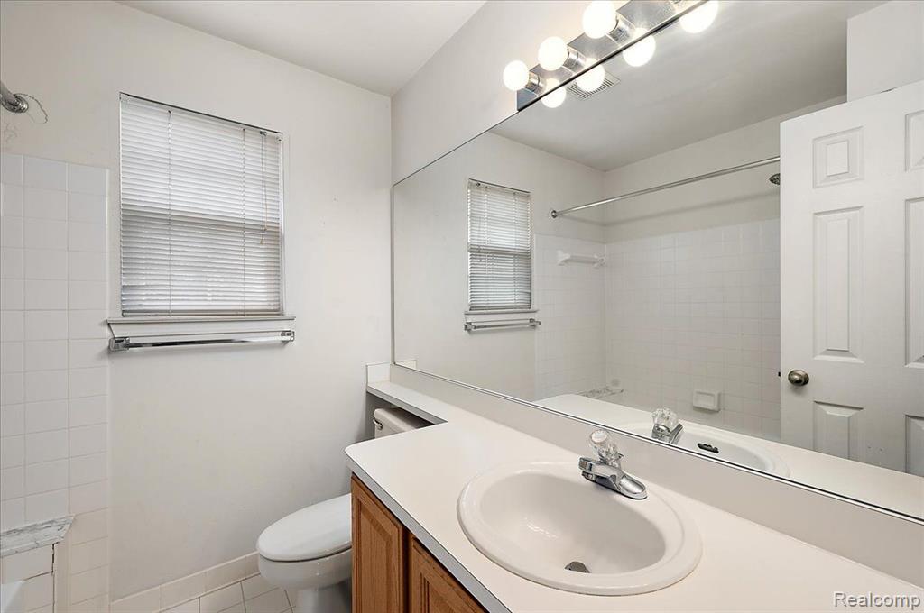 47235 SCARLET Drive S, Novi, MI — Photo 40