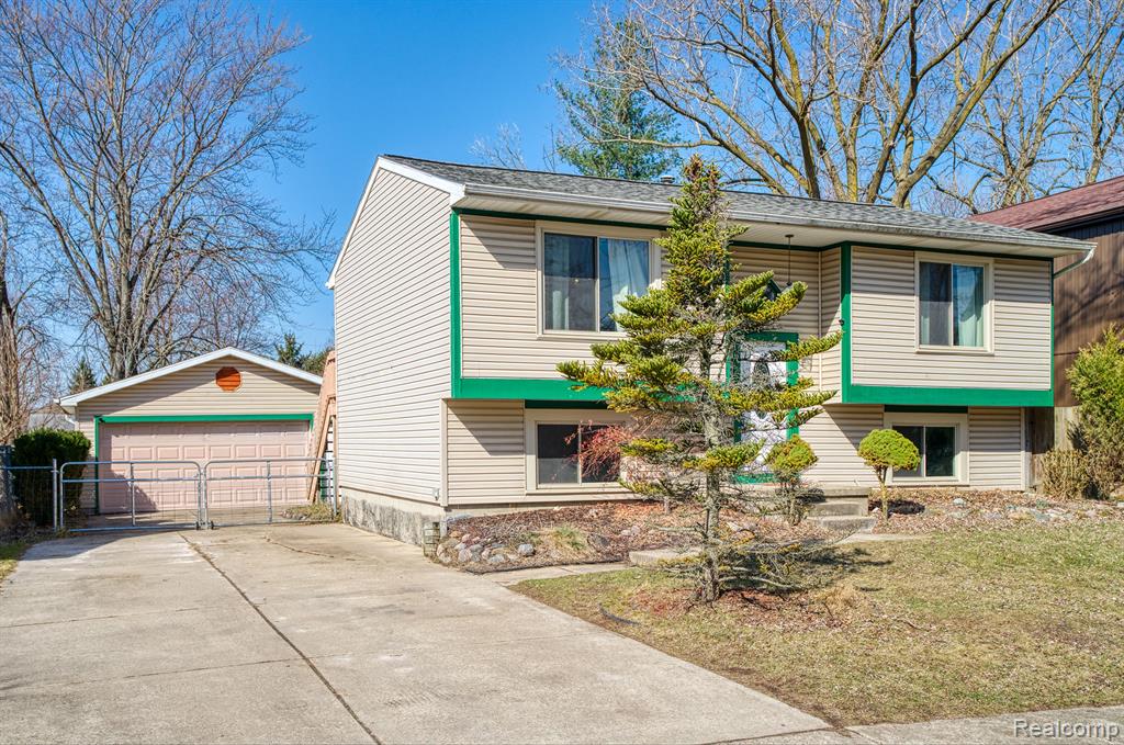 4136 CHICKORY Lane, Lansing, MI 48910 — Photo 18