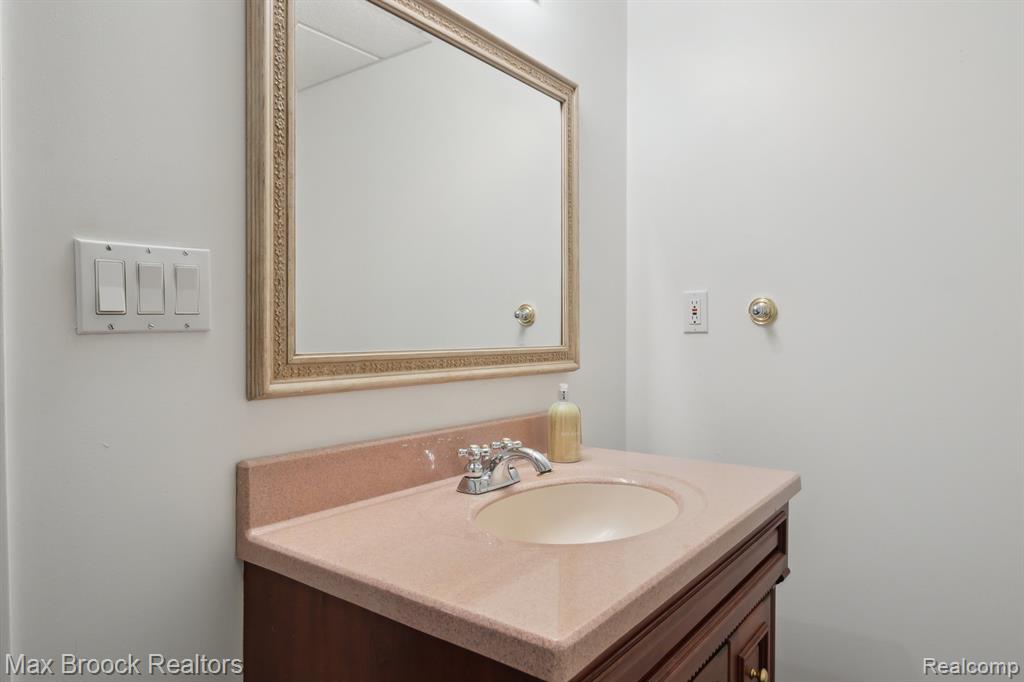 6722 Torybrooke Circle, West Bloomfield, MI 48323 — Photo 47