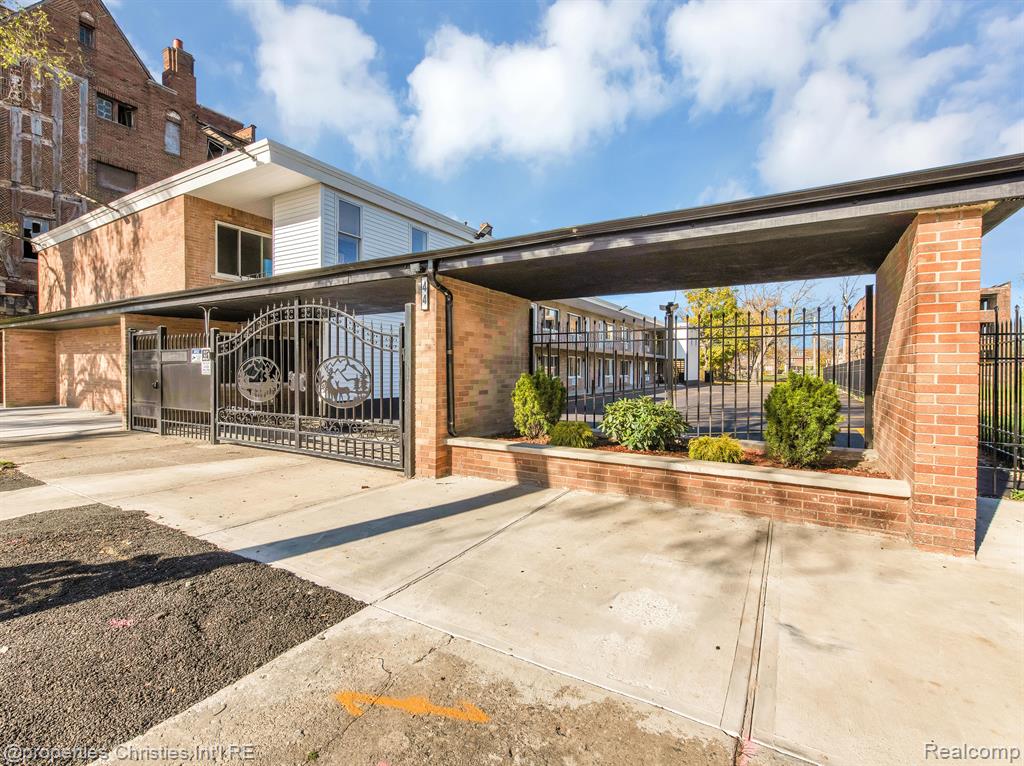 44 HIGHLAND Street, Highland Park, MI 48203 — Photo 12