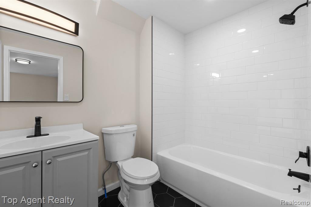 15093 Stahelin Avenue, Detroit, MI 48223 — Photo 26