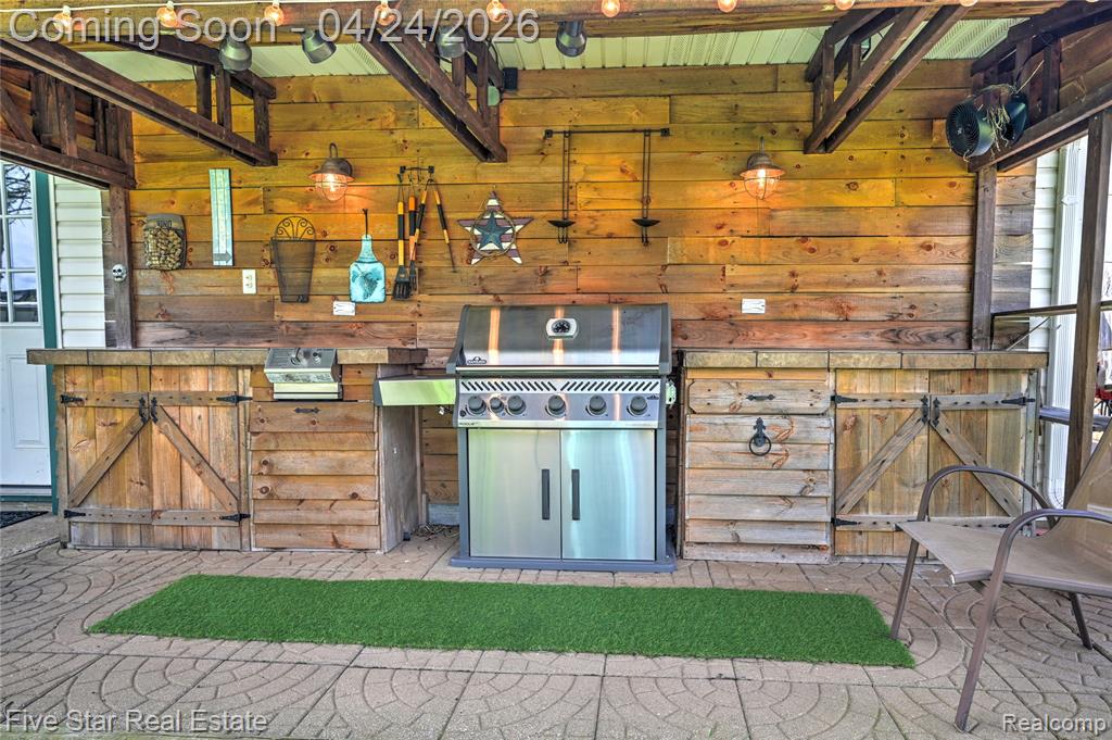 2995 Beaumont Drive, Highland, MI 48356 — Photo 43