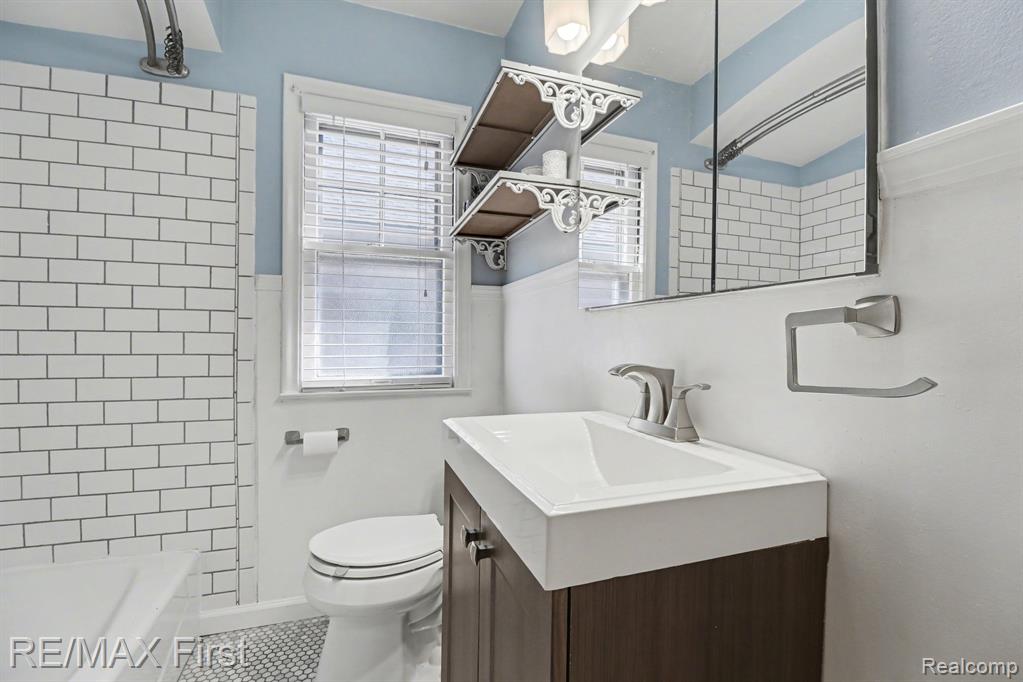 560 E Oakridge Street, Ferndale, MI 48220 — Photo 29