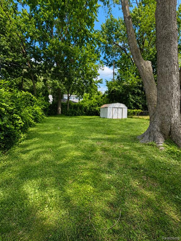 24264 Cloverlawn Avenue, Oak Park, MI 48237