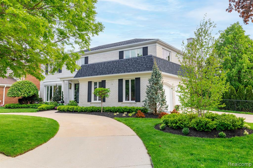 655 CANTERBURY Road, Grosse Pointe Woods, MI 48236 — Photo 47