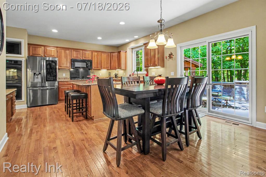 8273 Trafford Court, Canton, MI 48187 — Photo 10
