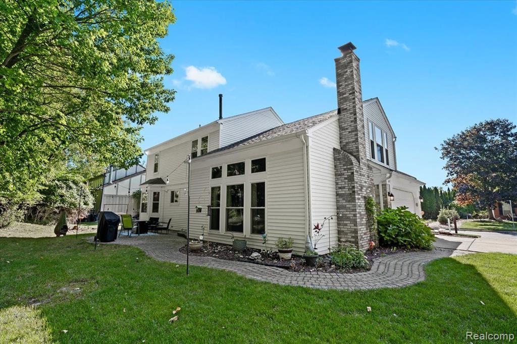 7050 Fox Chase Lane, Westland, MI — Photo 30