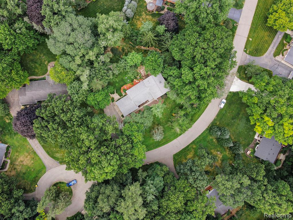5753 Thorny Ash Road, Rochester, MI 48306 — Photo 42