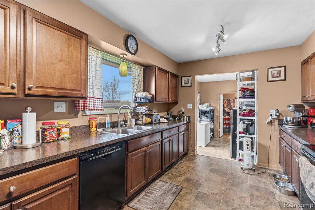 6270 E Dodge Road, Mount Morris, MI 48458 — Photo 10
