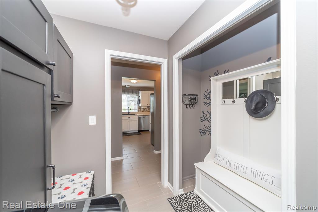 4433 JORDAN Drive, Grand Blanc, MI 48439 — Photo 30