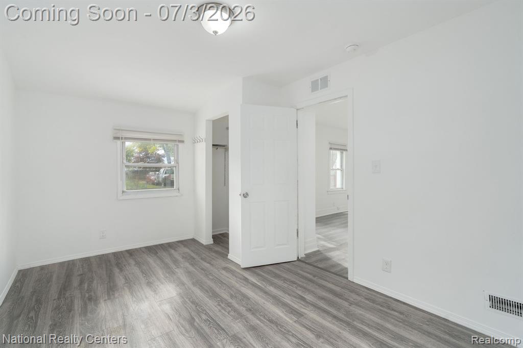 8104 Jackson Avenue, Warren, MI 48089 — Photo 23