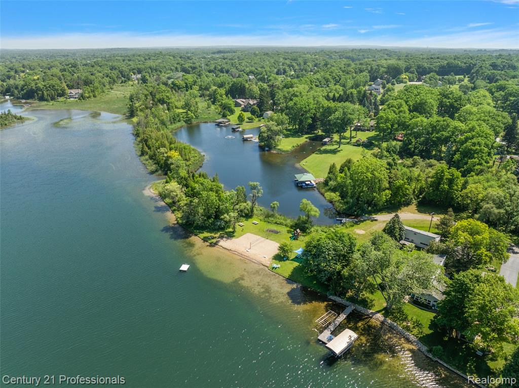 9311 Whipple Shores Drive, Clarkston, MI 48348 — Photo 29