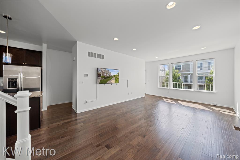 4636 Bradley Circle, Troy, MI 48085 — Photo 3