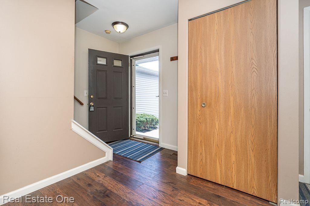 6472 LOCHAVEN Lane, Waterford, MI 48327 — Photo 4
