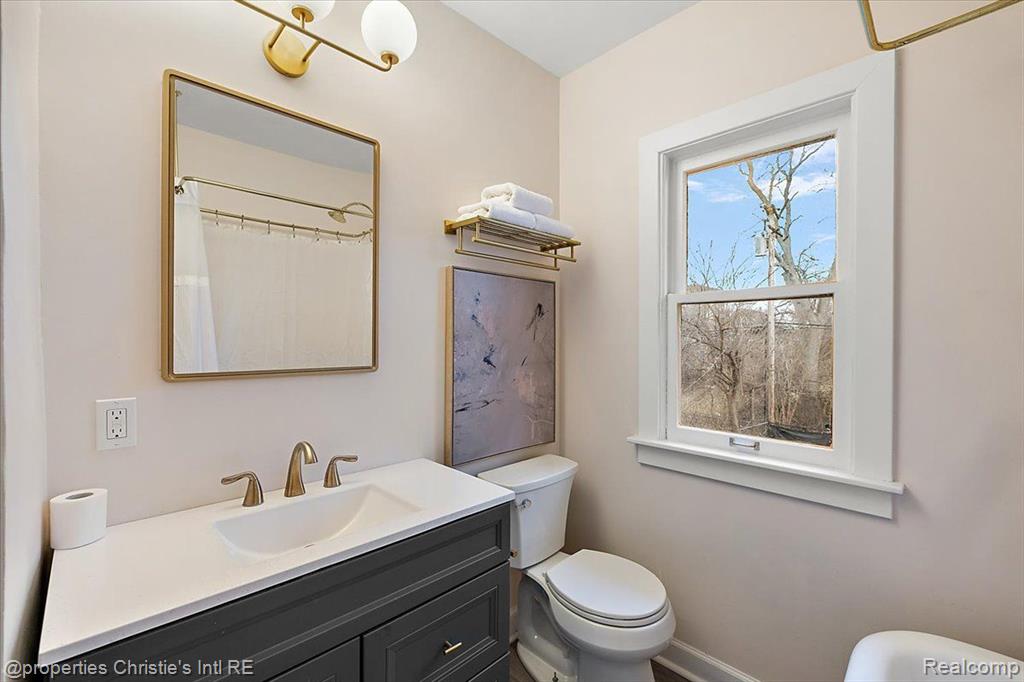 649 GLADSTONE Street, Detroit, MI 48202 — Photo 34