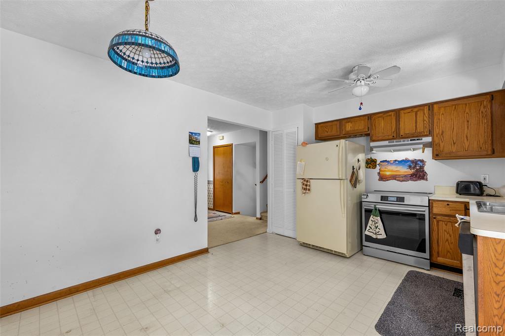 3778 Ponchartrain Drive, Pinckney, MI 48169 — Photo 15