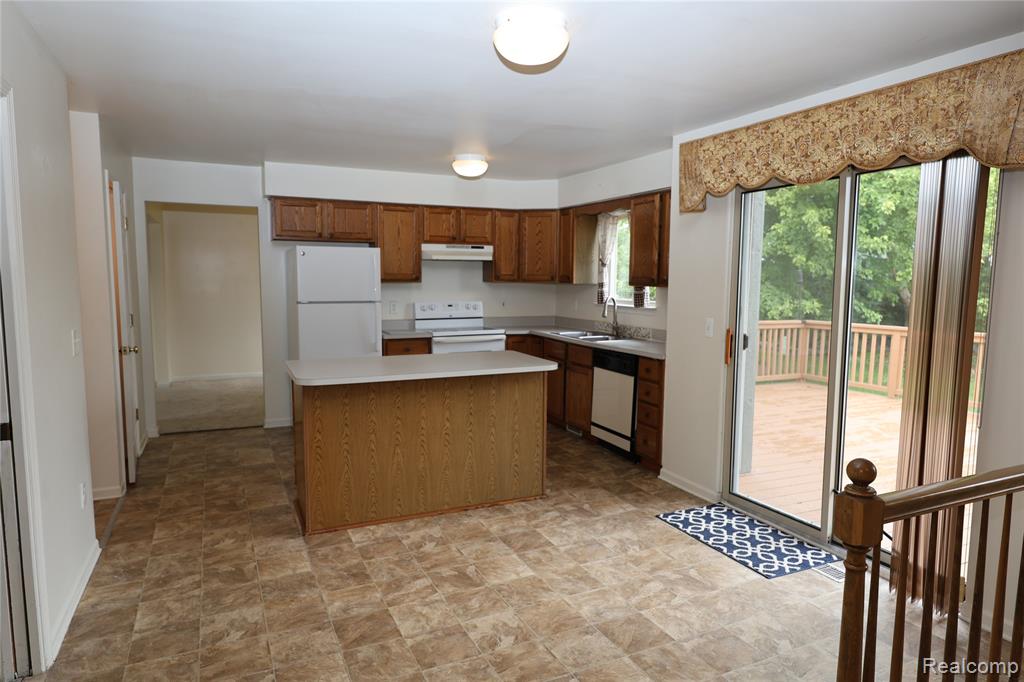 3361 Milcroft Court, Canton, MI 48188 — Photo 11