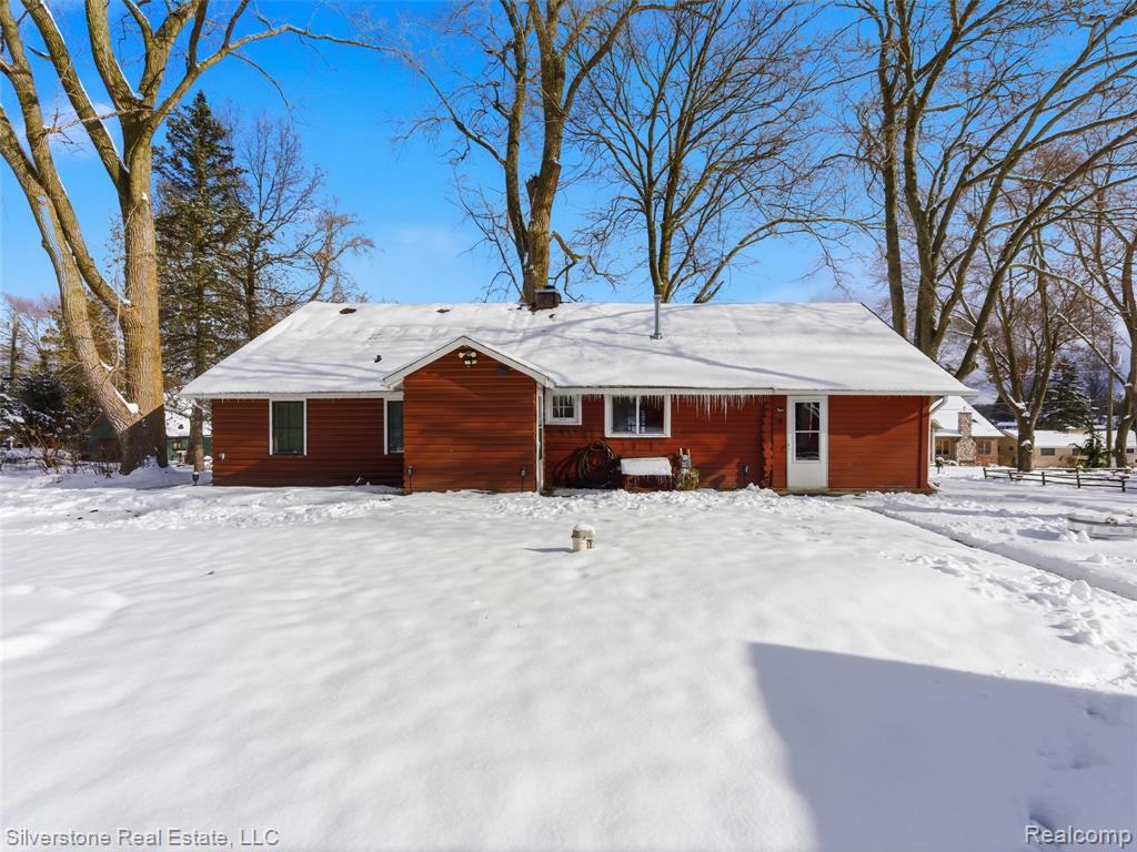 2098 Dunwoodie Street, Ortonville, MI 48462 — front exterior