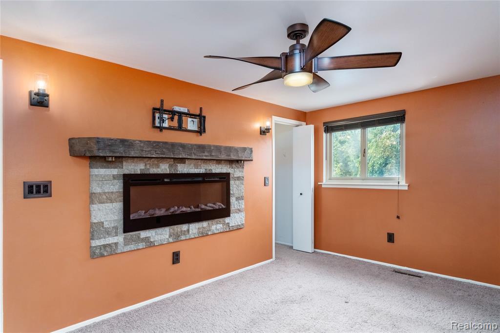 44114 Somerset Square, Canton, MI 48187 — Photo 29