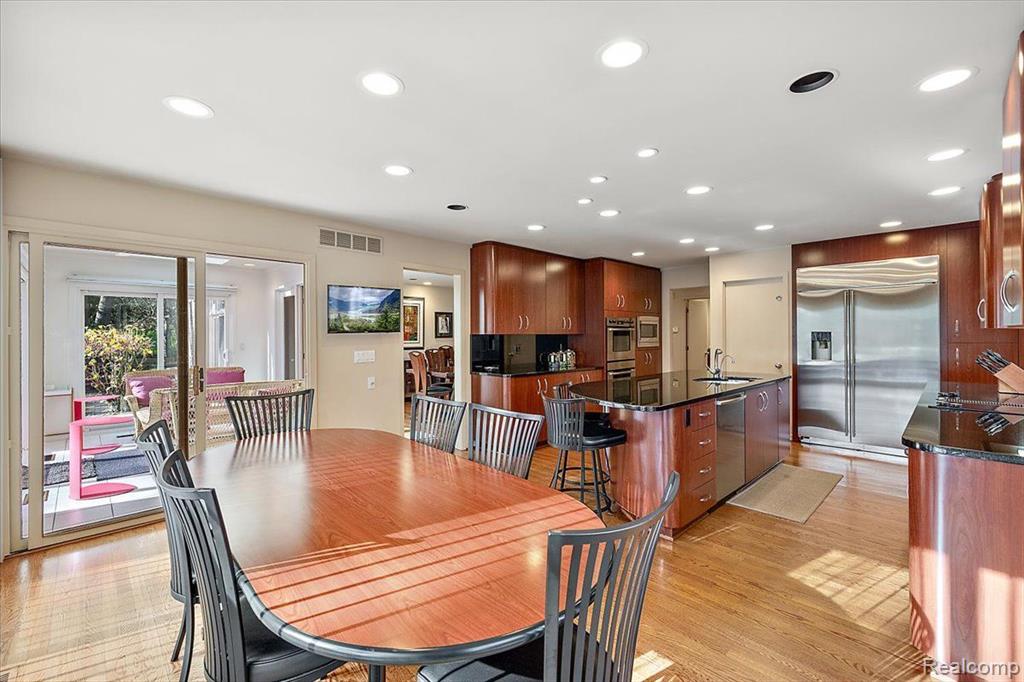 7179 Leyland Court, Bloomfield Hills, MI 48301 — Photo 10