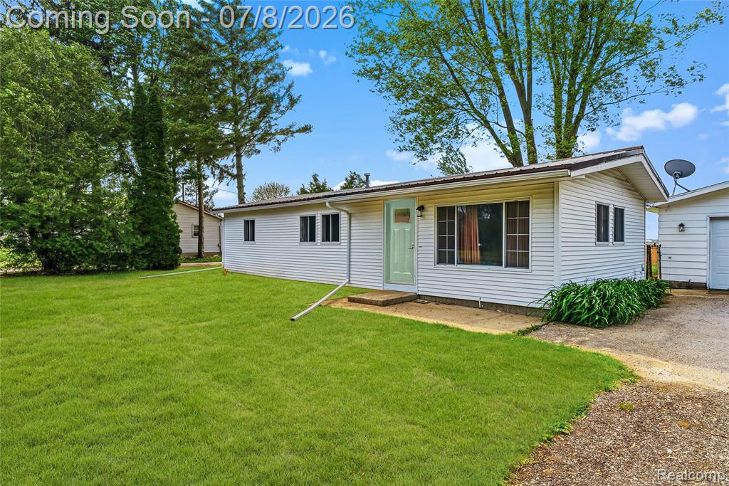 5698 McGrandy Road, Bridgeport, MI 48722 — Photo 2