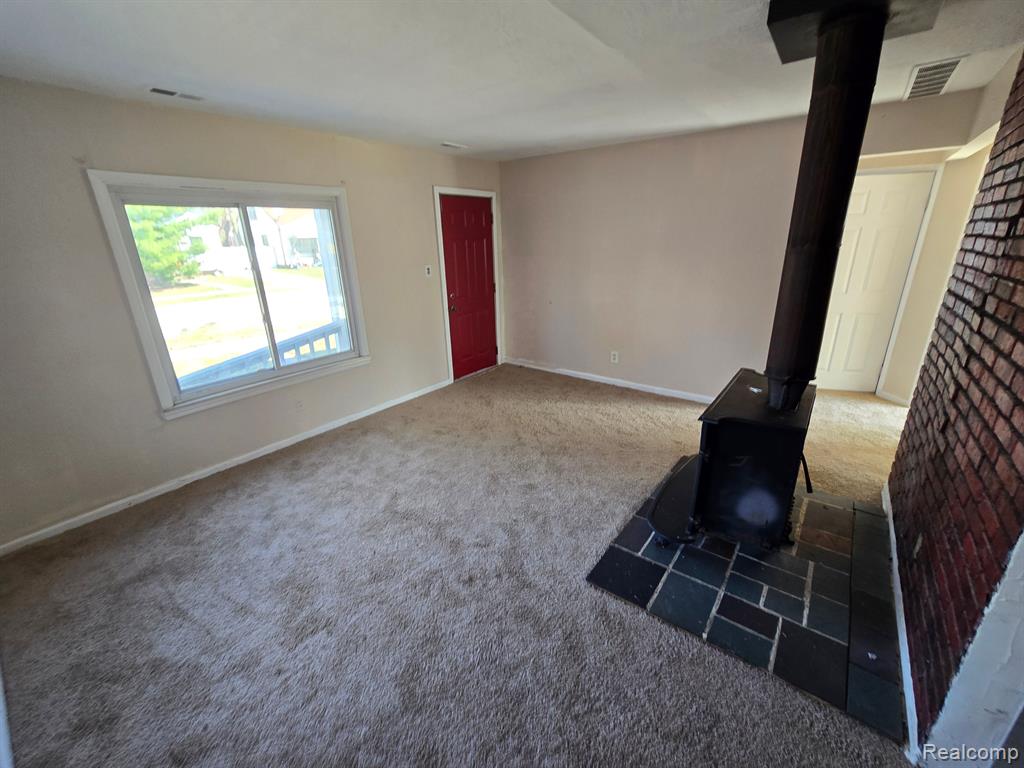 814 E EVELYN Avenue, Hazel Park, MI 48030 — Photo 3