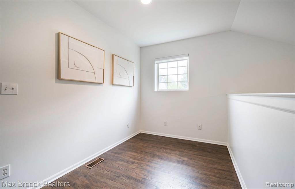 4344 Gateway Circle, West Bloomfield, MI — Photo 24