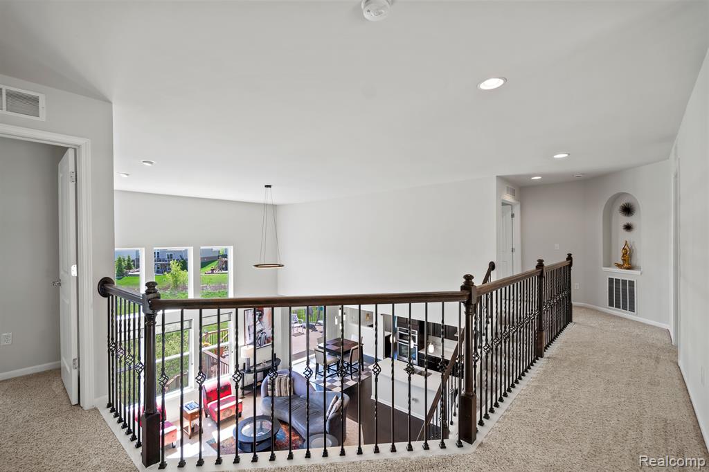 4562 Cloverdale Court, Lake Orion, MI — Photo 36