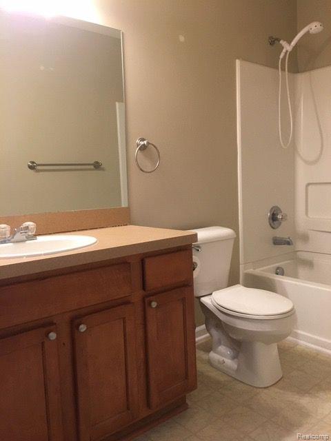 4094 HAMPTON RIDGE Boulevard, Howell, MI 48843 — Photo 12