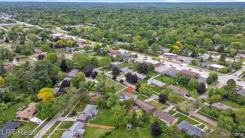 18441 ROSELAND Boulevard, Lathrup Village, MI 48076 — Photo 65