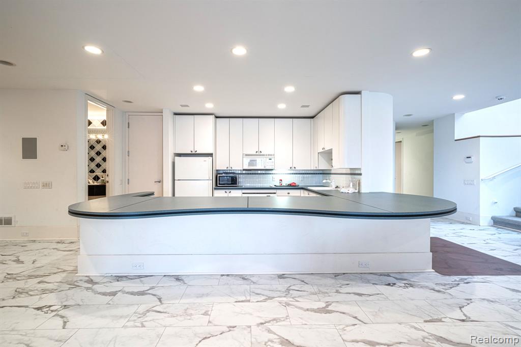 1744 Heron Ridge Drive, Bloomfield Hills, MI, 48302