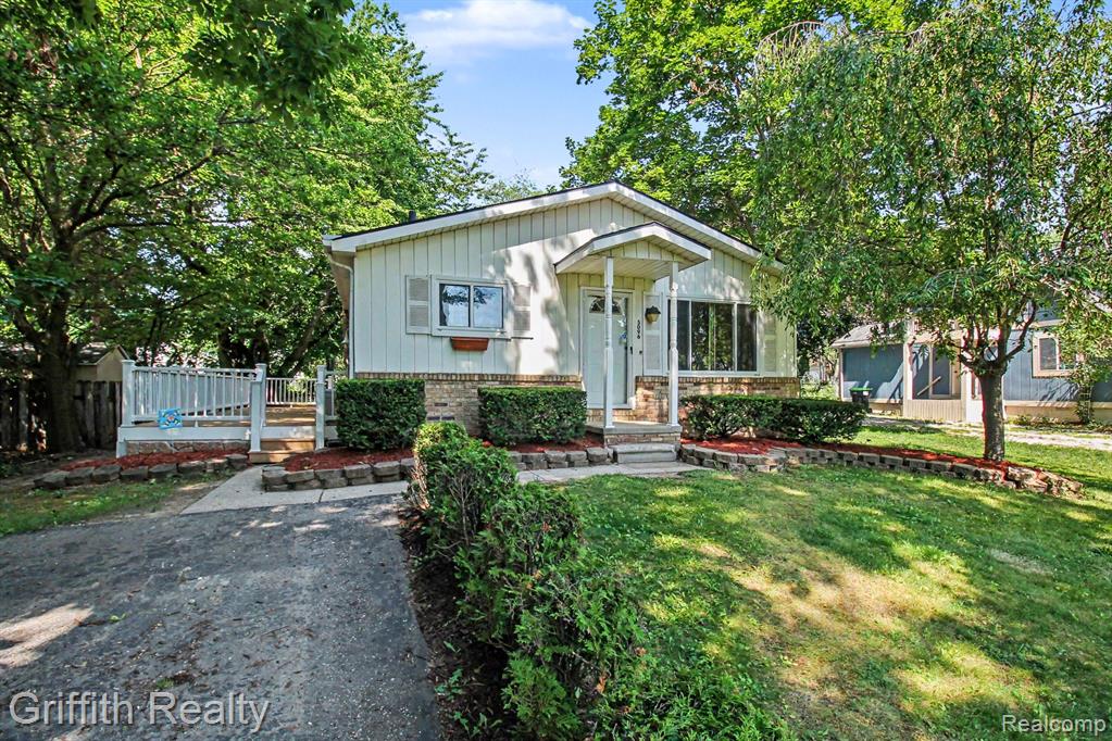 5096 Walker Drive, Brighton, MI 48114 — Photo 2