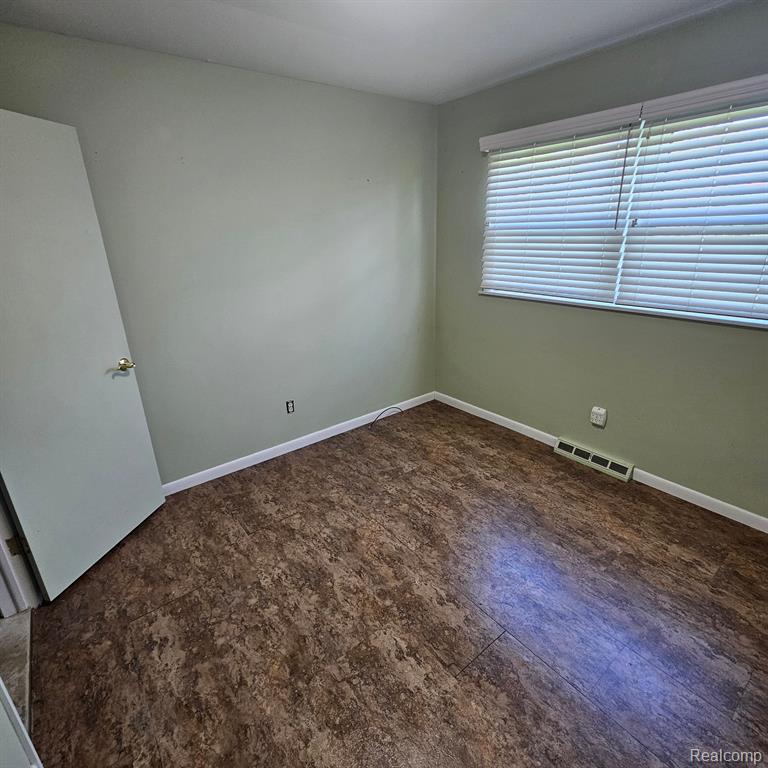 9233 SMITHS CREEK Road, Wales, MI — Photo 26