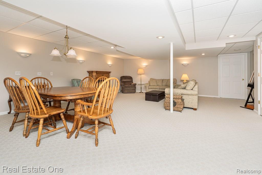 6615 Chatham Circle, Rochester Hills, MI 48306 — Photo 47