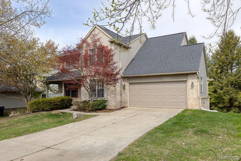 28835 HEARTHSTONE Drive, Novi, MI
