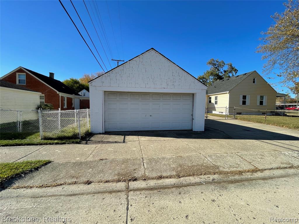 8144 Jewett Avenue, Warren, MI 48089 — Photo 12