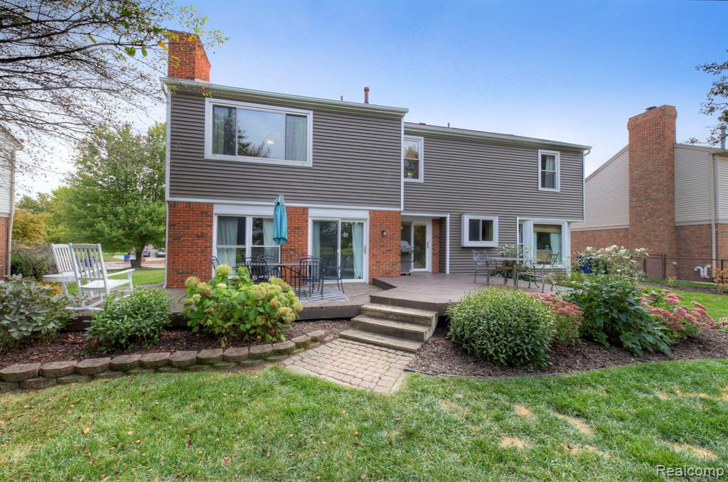 46500 E Oak Manor Court, Canton, MI 48187 — Photo 48