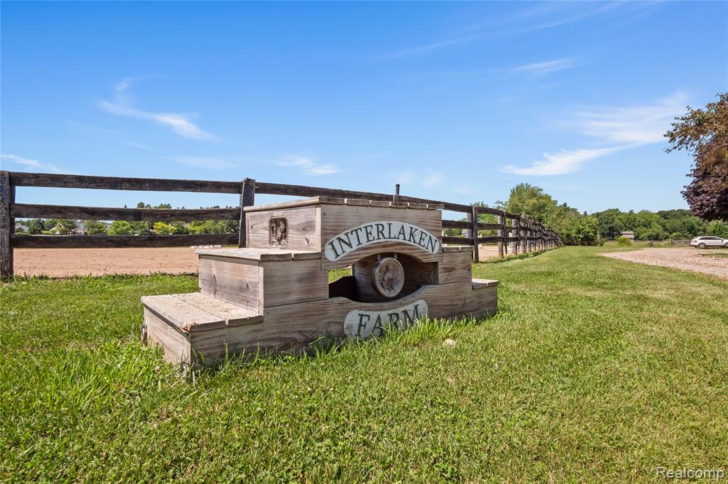 5280 Hosner Road, Oxford, MI 48370 — Photo 16
