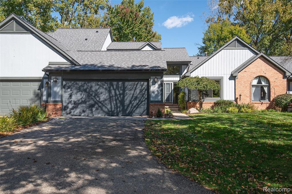 2762 Lochmoor Boulevard, 17, Lake Orion, MI