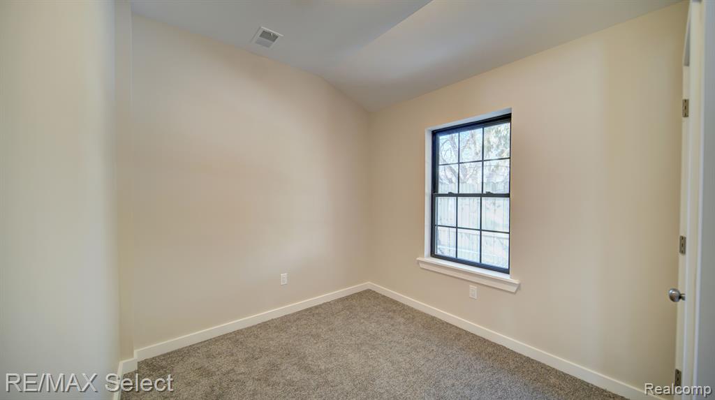 207 CLARENCE Street, Holly, MI 48442 — Photo 23