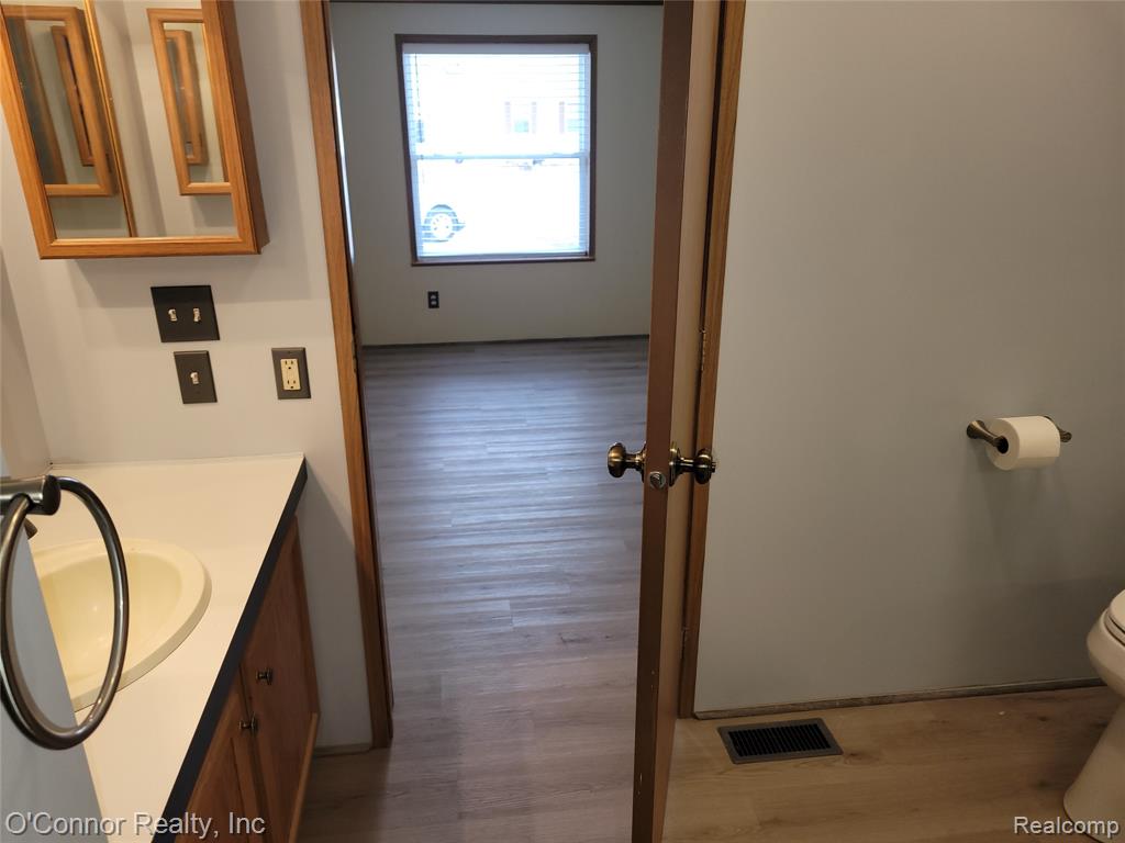 521 Bush Lake Lane, MI — Photo 7