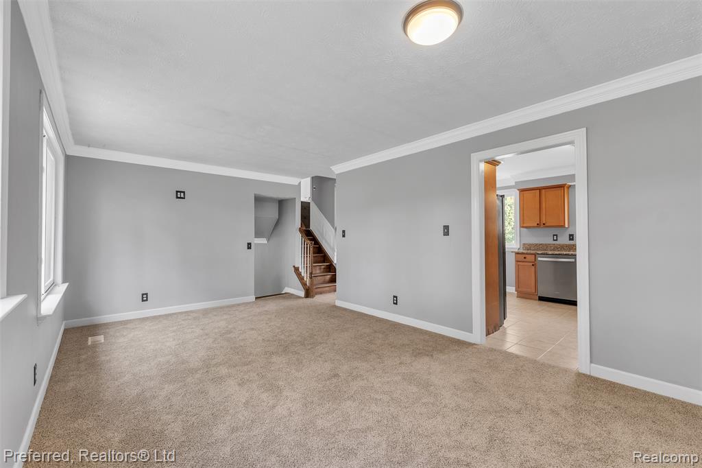 9366 Wild Oaks Circle, South Lyon, MI 48178 — Photo 17